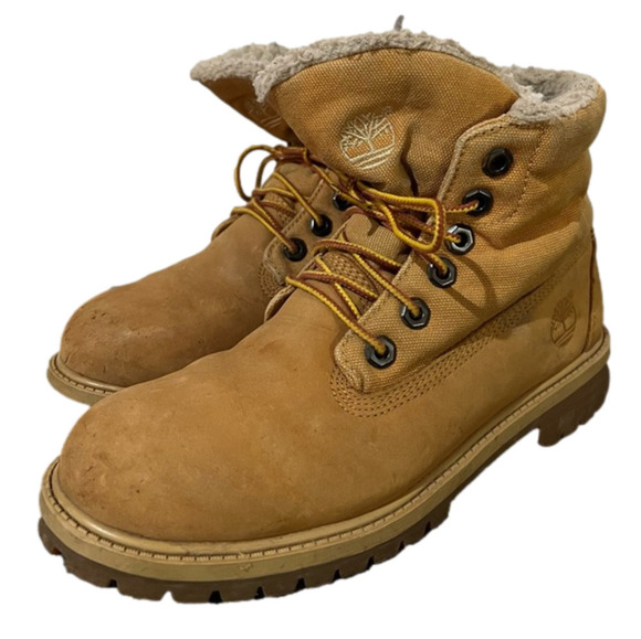 TIMBERLANDS Winter Boots Youth Size 5.5, Gently Used - Picture 1 of 8